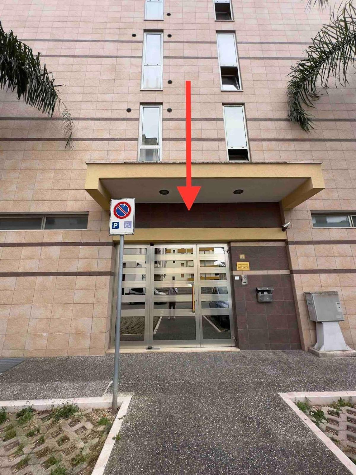 300 M From Old Town - Very Finished, Free Parking Appartamento